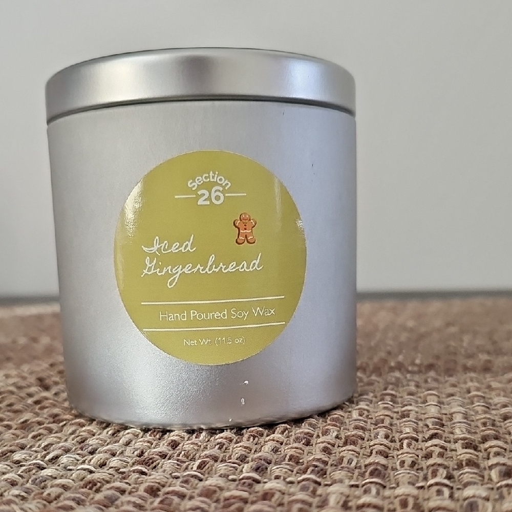 Red Gingerbread Soy Candle - Silver